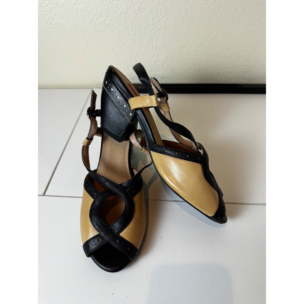 Miz Mooz Pepper Leather Sandals Women 8 Tan Black Block Heel T-Strap Peep Toe